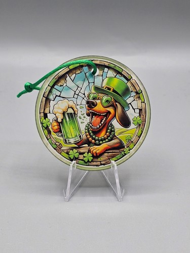 St Patricks Day Toast Happy Daschund/Wiener Dog Semi Transparent Glass Ornament - 第 1/2 張圖片