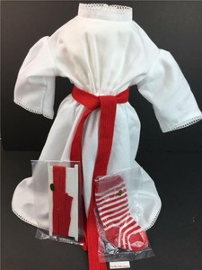 kirsten christmas outfit