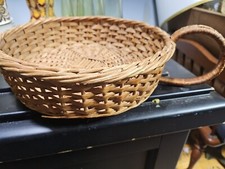 Vintage Woven Rustic Farmhouse Wicker Basket Serving Bowl Fruit Handle 9"