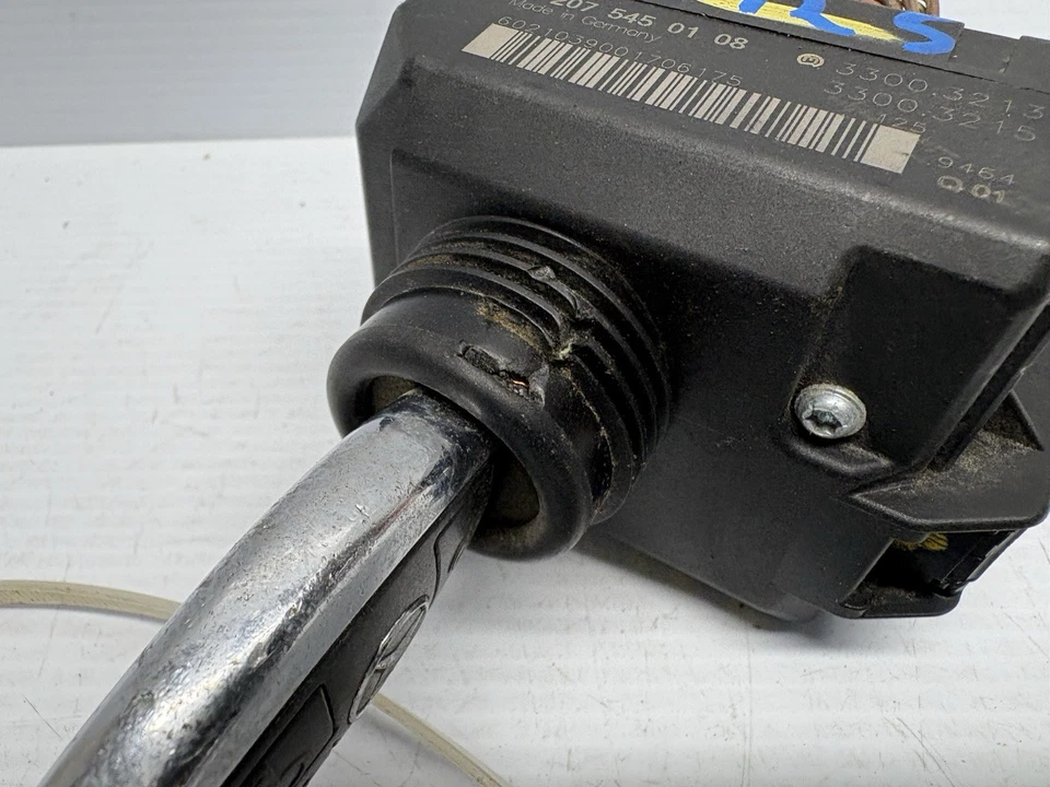 08-14 Módulo de control de interruptor de encendido Mercedes W204 C250 C300 con llave OEM Foto 3 de 4