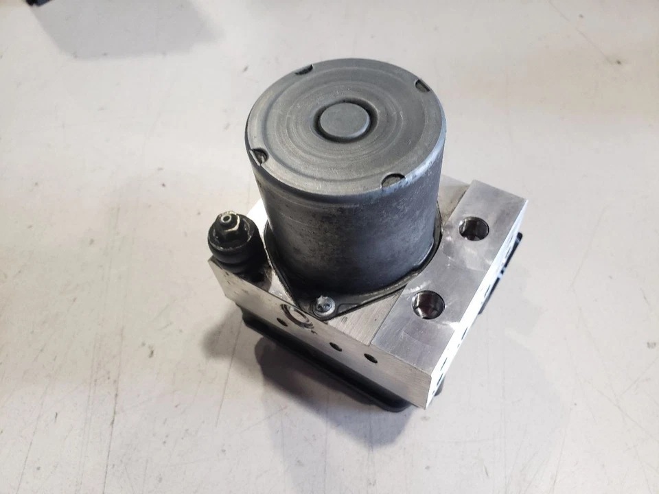 Sistema de freio ABS - 2008 Smart ForTwo Passion automático - 08-16 - Imagem 3 de 4