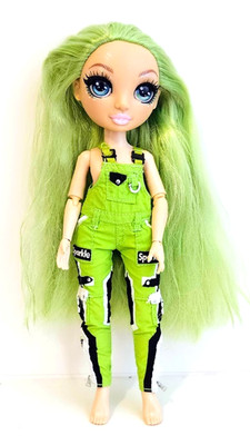 Rainbow High Winter Break Jade Hunter   Articulated Fashion Doll Green Hair