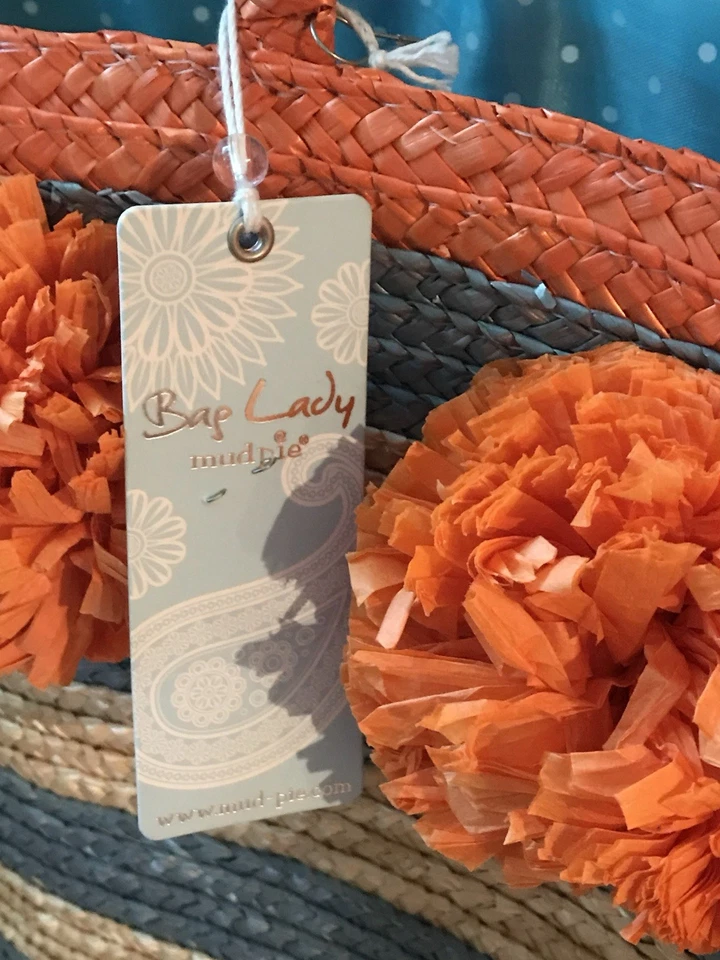 Nuevo con etiquetas Bolso Dama Mudpie Grande Tejido a Rayas Playa Bolso de Mano con Borde Naranja Pom Pom Foto 2 de 4