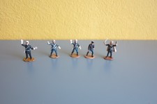 5 figurines Starlux gendarmerie