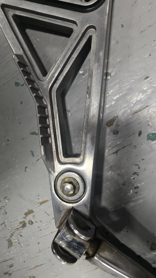 SOPORTE ESTRIBA YAMAHA FJ1100 FJ1200 LH 36Y-27442-00-00 Foto 4 de 4