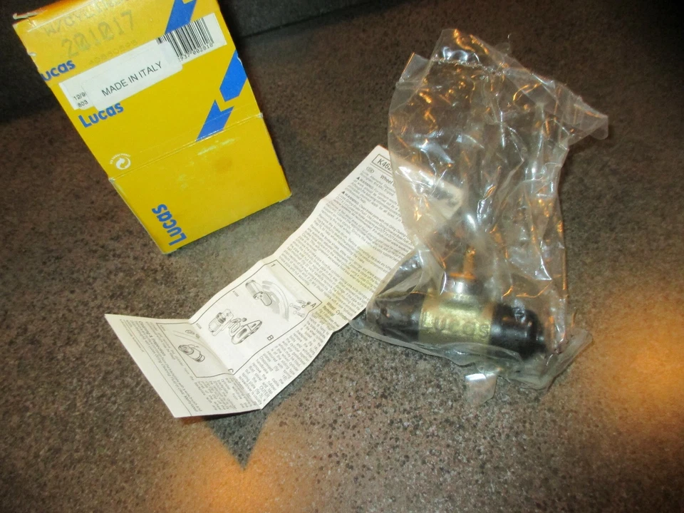 Cilindro de rueda trasera NOS Girling #201017,40880595 1972-80 Audi 80, Fox,Passat,4000 Foto 3 de 4