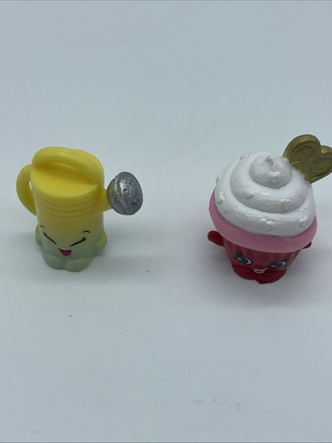 Shopkins Lot of 6 Figures Christmas Teresa Walter Santa Meltin Muffin Red Choc - Picture 12 of 12