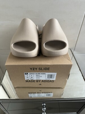 yeezy slide pure box