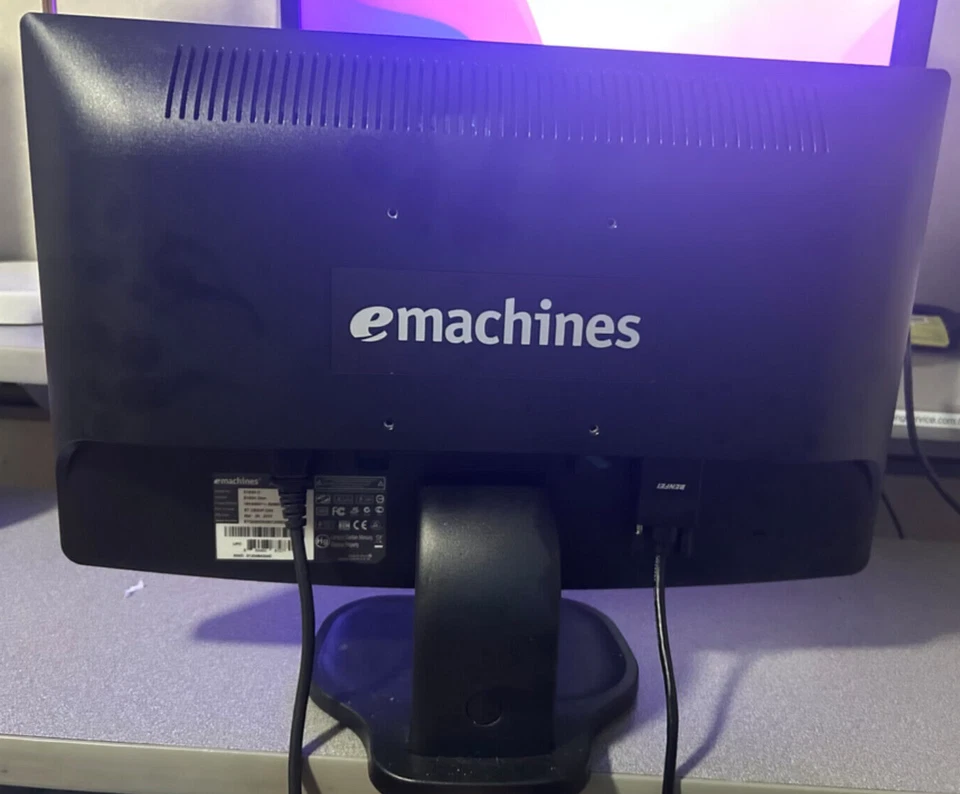 Emachines E182H D 19” LCD Widescreen Monitor - Image 3 of 4