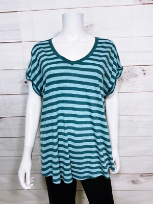 Torrid Womens T-Shirt Size 1 Green Striped V-Neck Short Sleeve Top