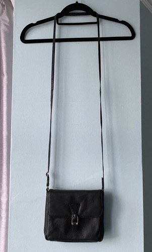 TU echt schwarz Leder Damen Umhängetasche Klapptasche Größe Small