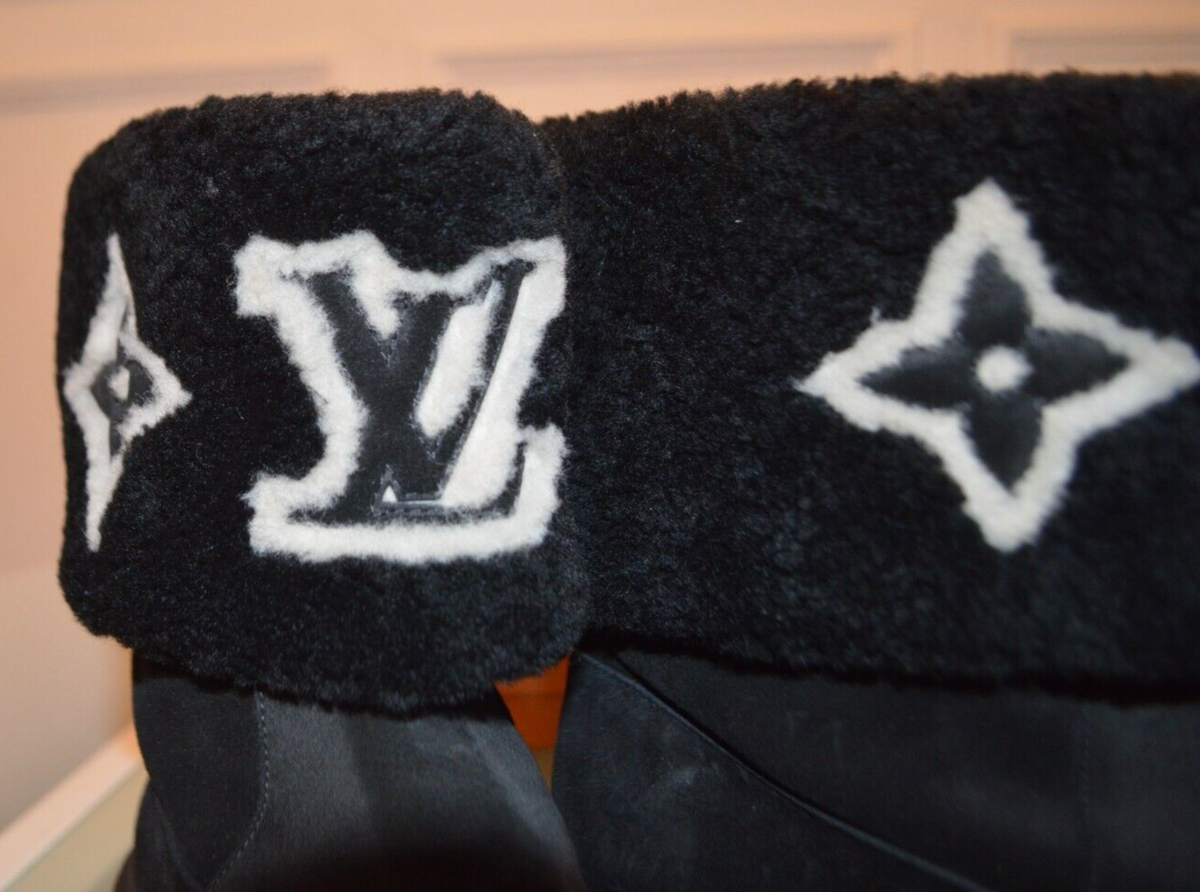 LOUIS VUITTON Snowdrop Shearling Boots Winter Logo Black LOUIS VUITTON Snowdrop Shearling Boots Winter Logo Black