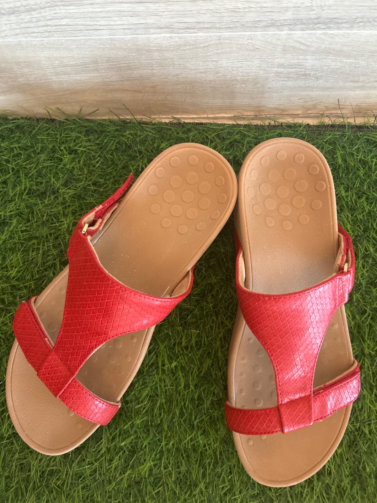 Vionic Ellie Red Snake Print Wedge Slip-on Adjustable Strap Sandals  US 8