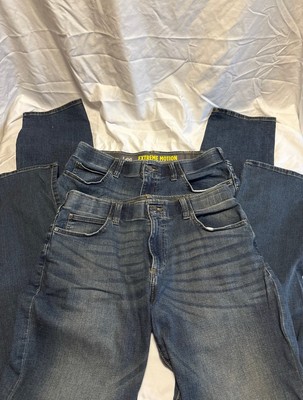 2 pairs Lee men s size 34x34 jeans; straight fit tapered leg jeans extreme motio