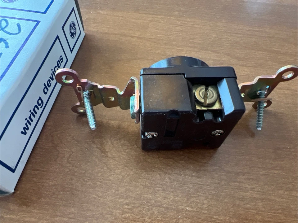 🔥GENERAL ELECTRIC GE4069-1 RECEPTACLE 15A 260V 2P, New, Freeship🇺🇸 - Image 3 of 4