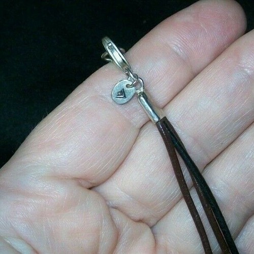 Genuine Native American Liquid Silver Oblong Bead & Leather Cord Necklace Signed - Picture 5 of 7