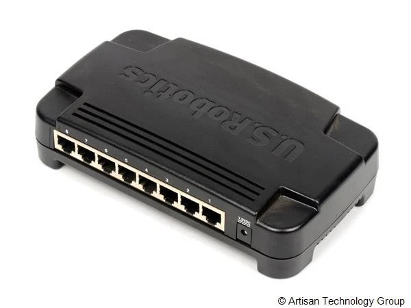 U.S. Robotics USR7908 8-Port 10/100 Ethernet Switch - Image 3 of 4