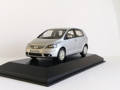 Minichamps 2005 Volkswagen Golf Plus sedan die-cast model, 1/43 scale