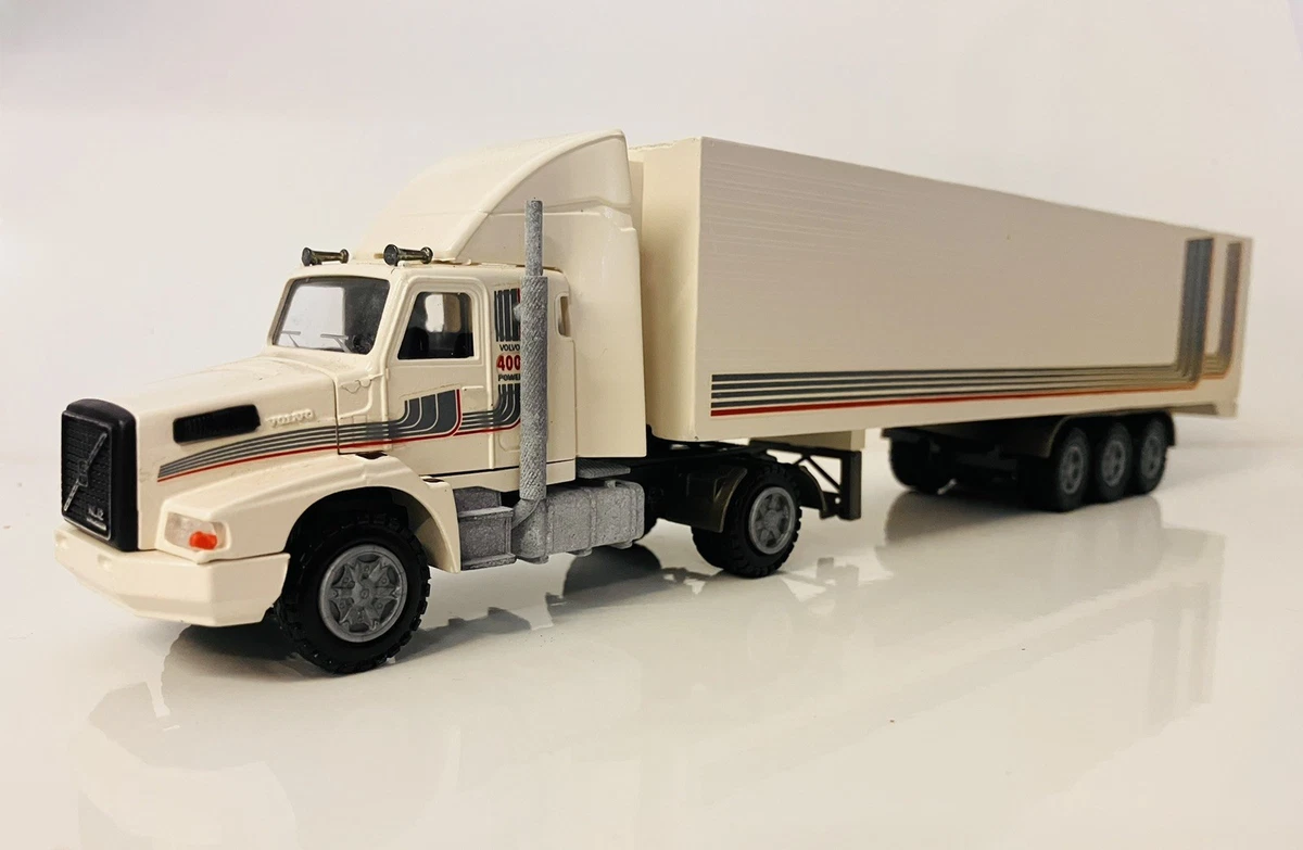 VOLVO X 2 1 X LV293C2LF 1X 1928 (D'occasion) à Grueningen pour CHF 59