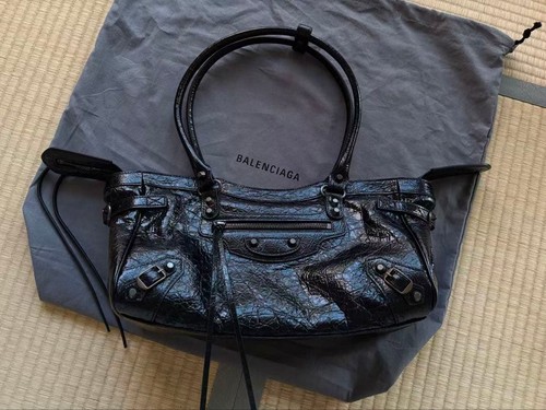 BALENCIAGA Lambskin Shoulder Bag Black Le City East-West Stylish Luxury Women