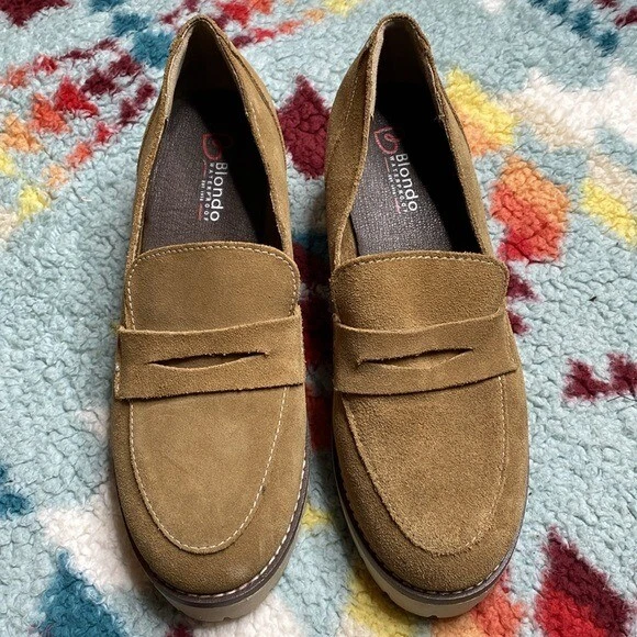 Mocasines gruesos de gamuza tostada impermeable Blondo Dulce plataforma 8,5 Foto 2 de 4