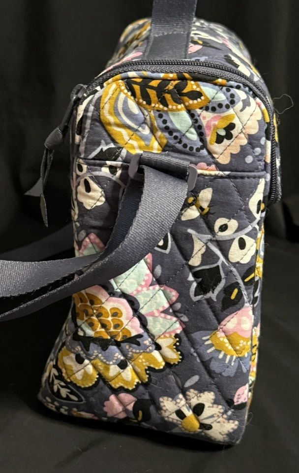 Vera Bradley Cooler Lancheira Isolada Aposentada Cinza Dourado Floral - Imagem 3 de 4