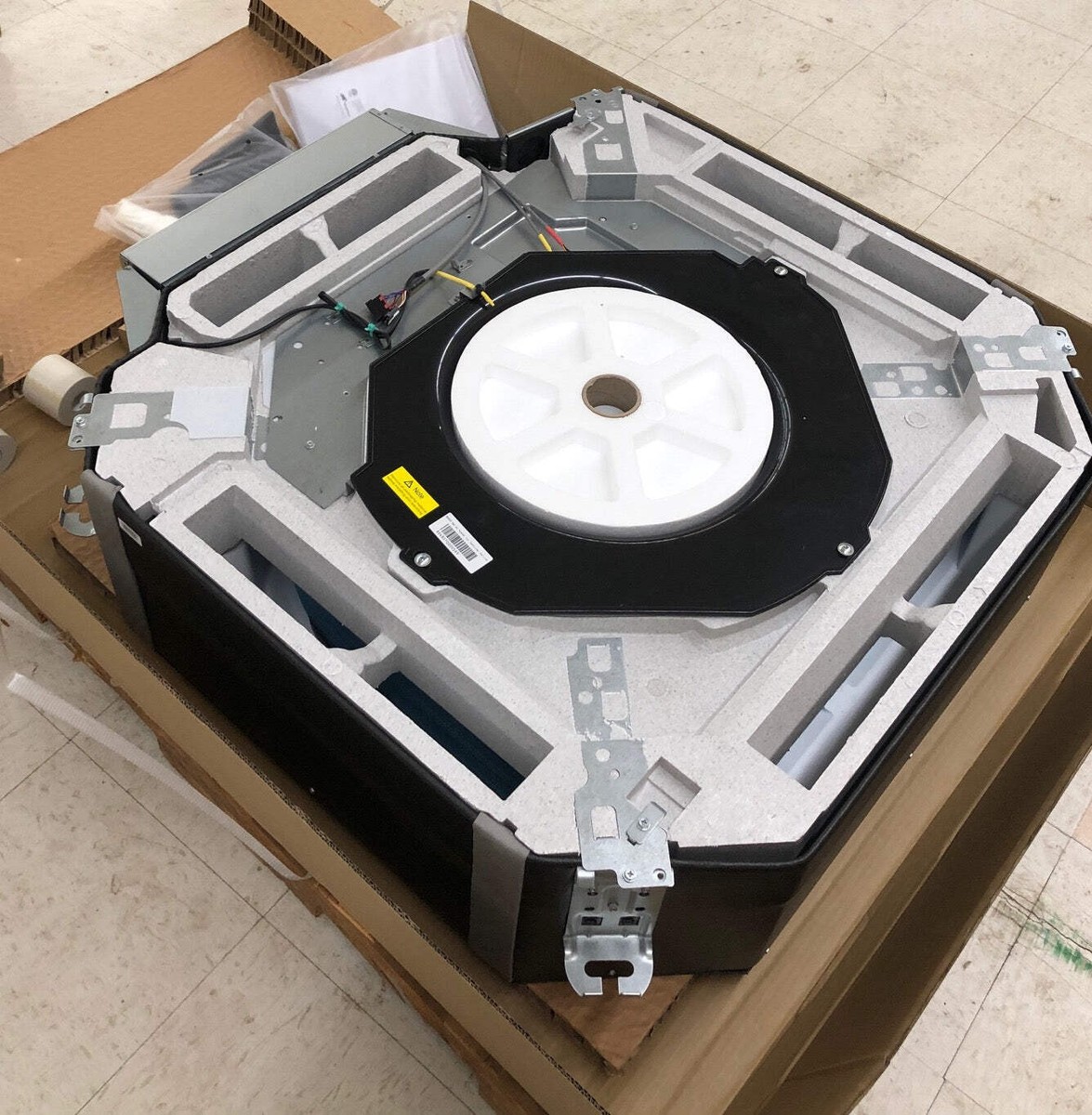TRANE 4UXC2024A10N0AA 24,000BTU 4-WAY CEILING CASSETTE