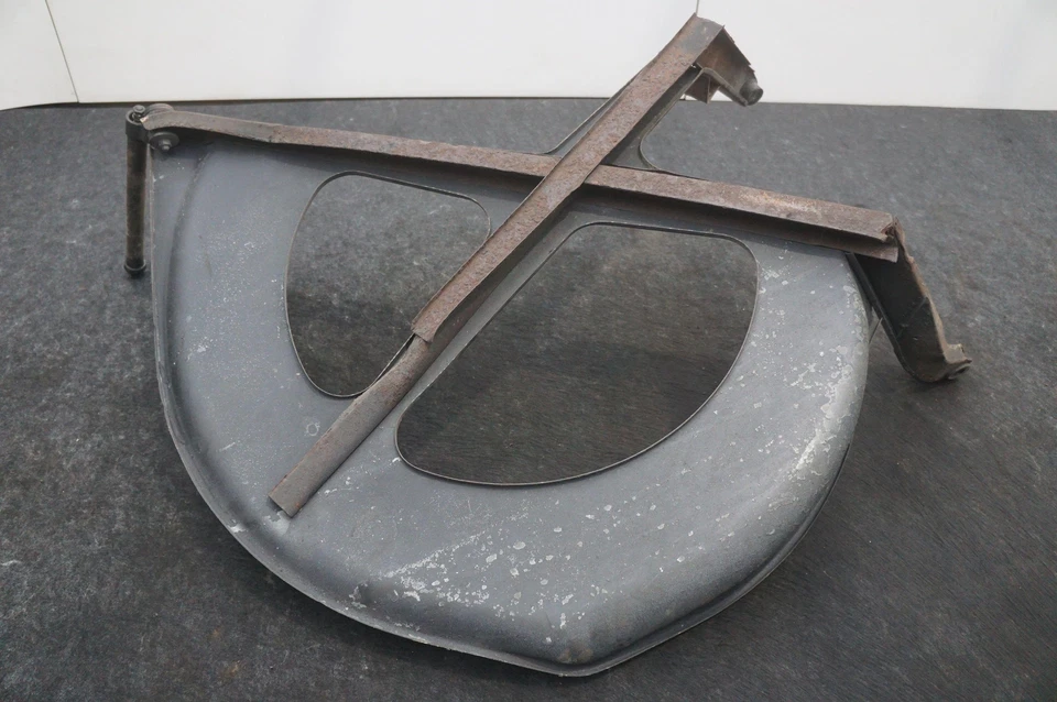 Conjunto de soporte de neumático de repuesto trasero OEM Rolls Royce Silver Shadow 1973 Foto 3 de 4