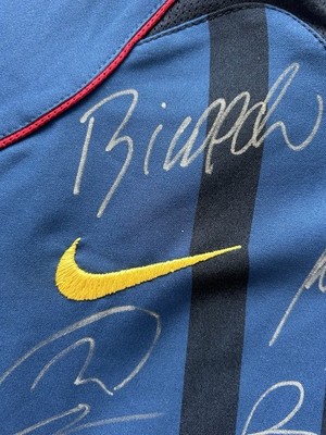 FC Barcelona 2004/05 Away Shirt - 27 Squad Signatures - Ronaldinho