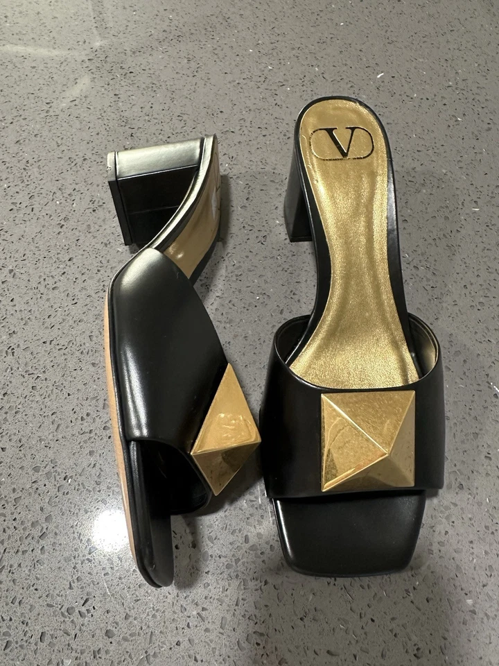Valentino Black One Stud Slide Sandals Size 36.5 - Image 2 of 4