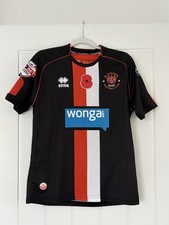 Blackpool FC 2014/15 Third Shirt Size Medium with Poppy Badge Dunne 18