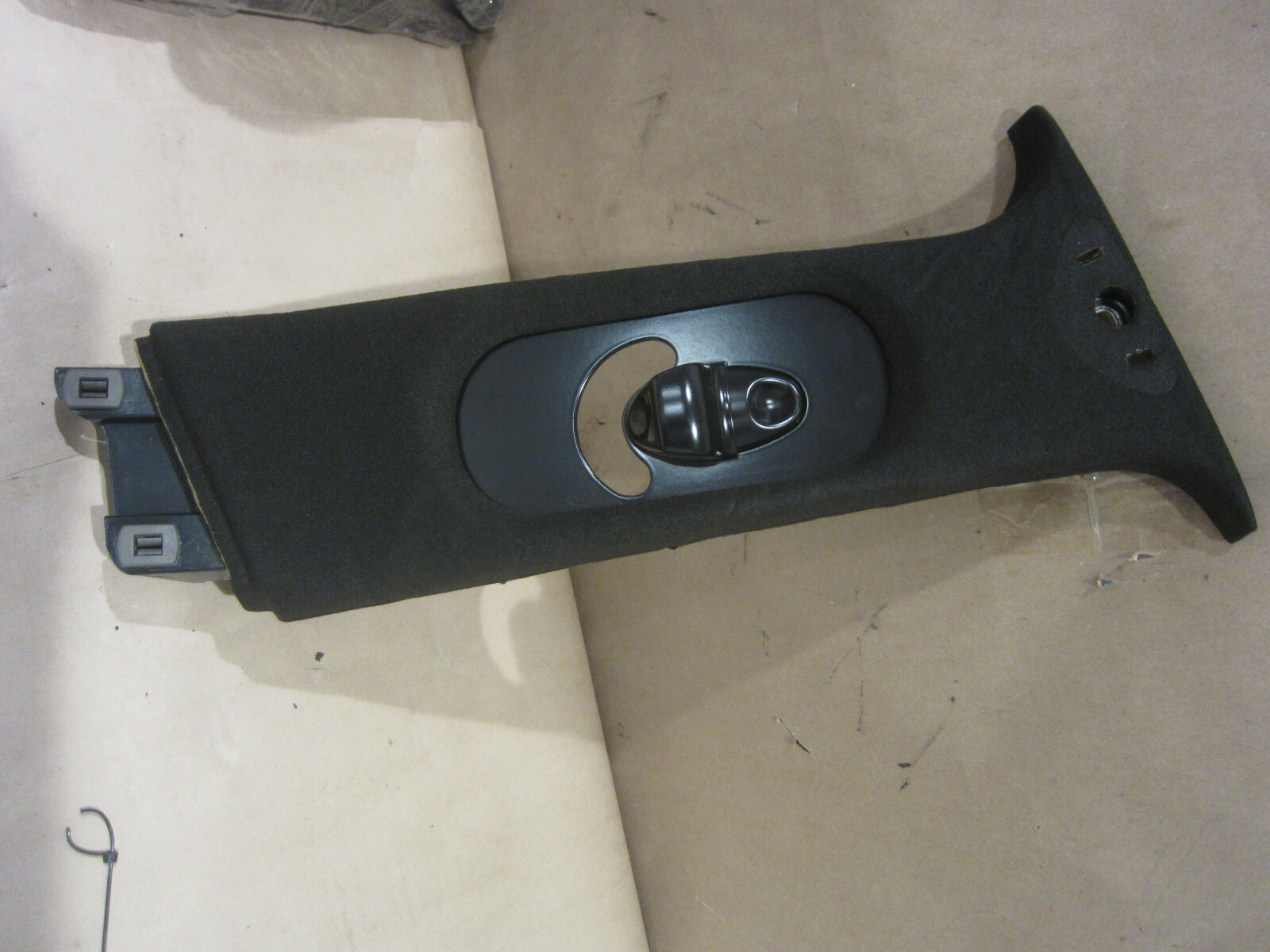 Maserati Quattroporte 2005+ - RH   Upper B-Pillar Cover / Trim - Black  67200700