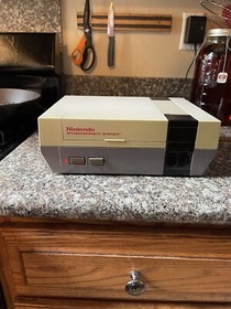 NES Nintendo System, 2 controllers, Zapper Gun, Power Supply, RF Switch & KARNOV