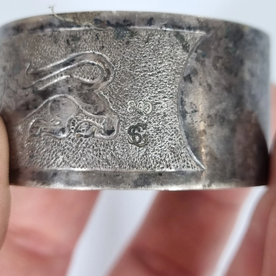 Anillo servilletero vintage de plata (estampado 800) con león e inscripción fecha 1934 Foto 3 de 4