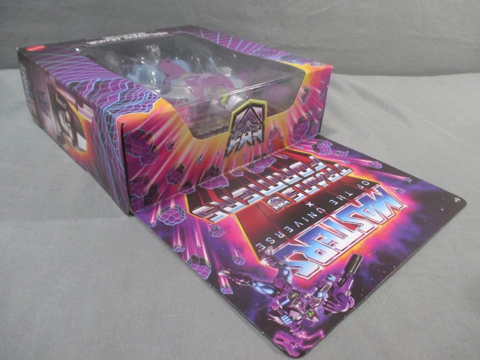 Masters of the Universe X MEGATRON ARMOR SKELETOR Transformers He-Man 2025 - Image 3 of 4