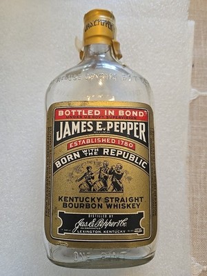 James E Pepper Kentucky Straight Bourbon Whiskey 1 Pint Bottle 1940s