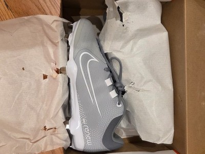 New & Unworn! Nike Hyperdiamond 4 renew Women's Softball Cleats Shoes Size 7.5W