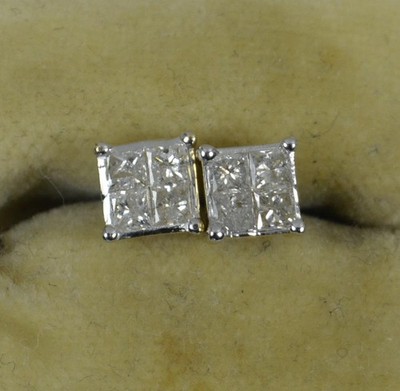 Cluster-Ohrstecker 9 kt Gold und 0,55 kt Diamant quadratische Form