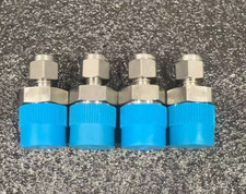Lot of 4 Swagelok SS-400-1-8 316 SS Male Connector 1/4 in Tube OD x 1/2 in. MNPT