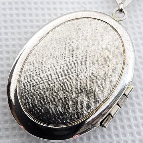 Vintage Avon Unforgettable Floral Locket Silver Tone Pearl 1981 Signed 18” NICE! - Picture 6 of 10
