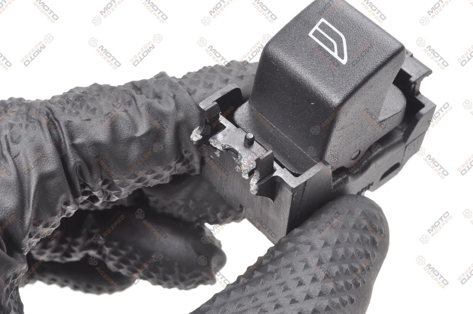 Pannello Di Controllo Per Alzavetro Aston Martin Vantage 4.7 - Immagine 2 di 4