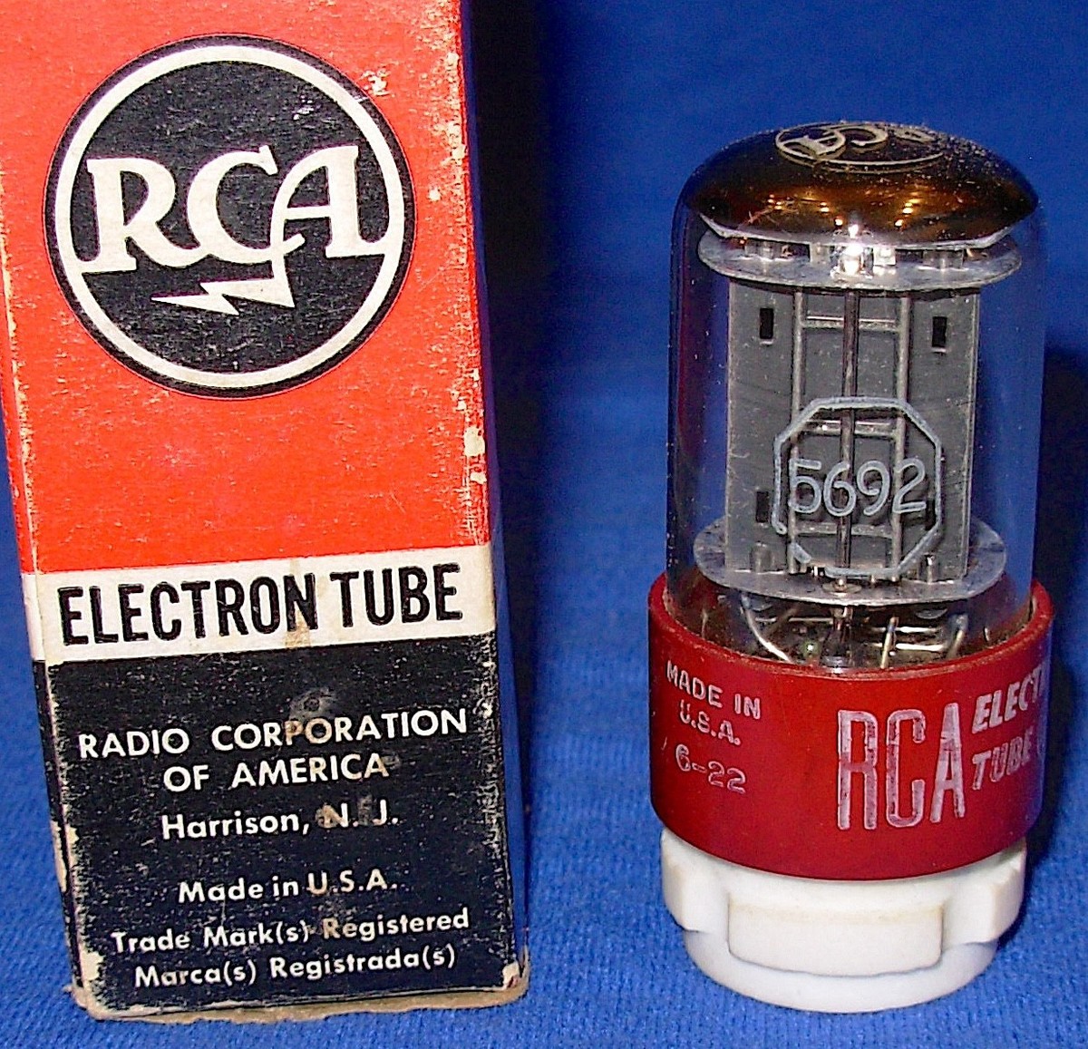 Dragon Leader　　　　　　RCA 5692 Dragon Leader RCA 5692 NOS NOB RCA Red Base 5692 Twin Triode
