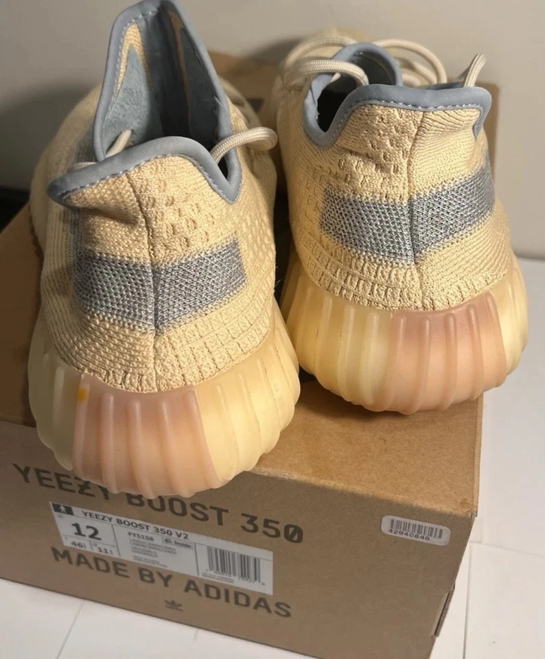 Talla 12M/13.5W - Adidas Yeezy Boost 350 V2 Lino, Excelente Estado  Foto 3 de 4