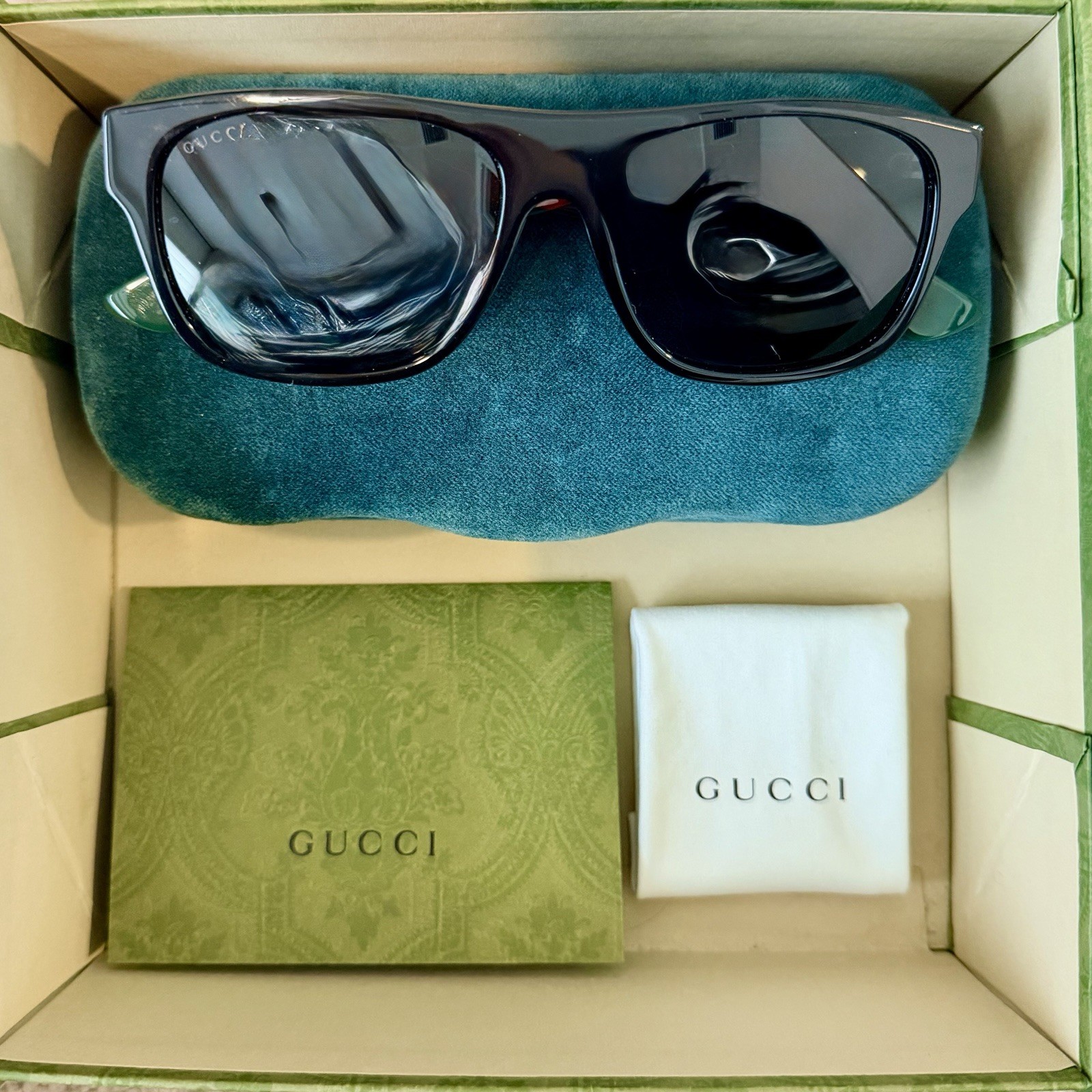 GUCCI Rectangular frame sunglasses Black Style ‎5… - image 3