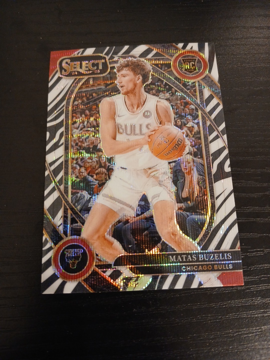 2024-25 Panini Select Matas Buzelis Zebra Courtside Prizm Rookie