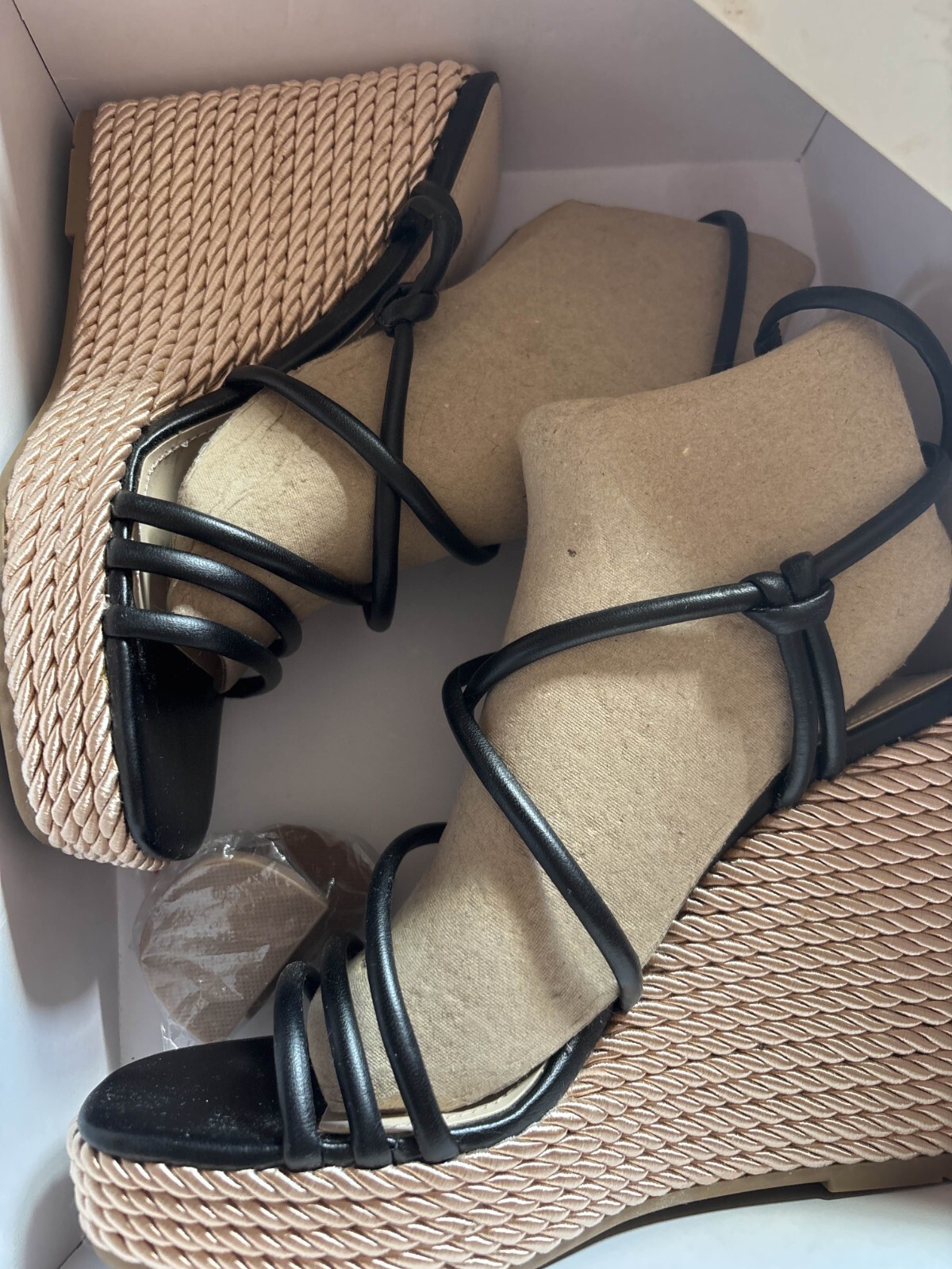 APL Scarpa donna Marc Fisher taglia 7M nera pelle punta aperta zeppa sandalo tacco alto