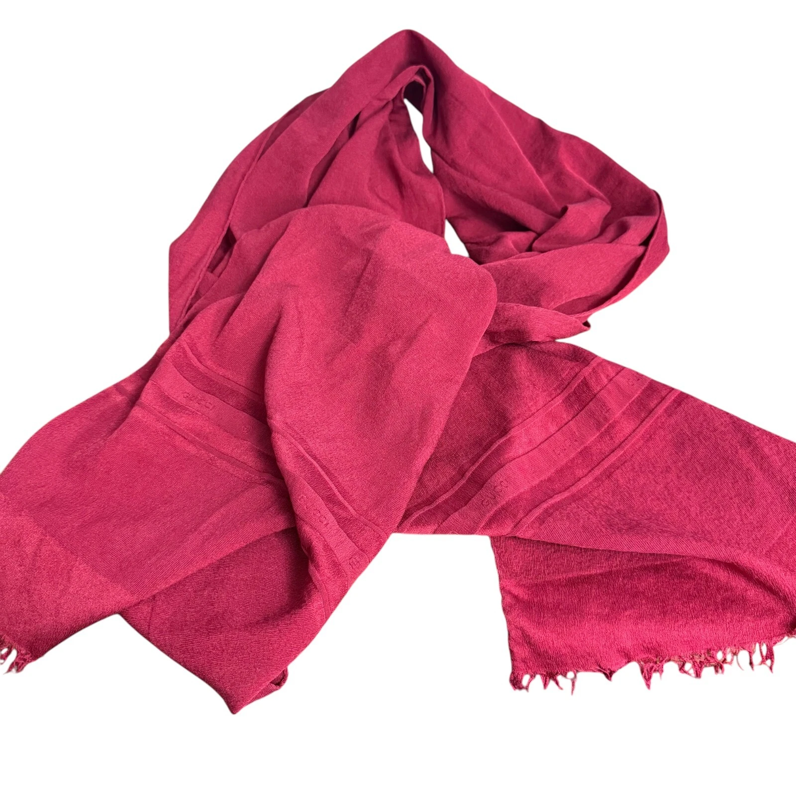 Foulard Gucci vintage rouge 100% soie GG logo évasé franges fabriqué en Italie 70x14