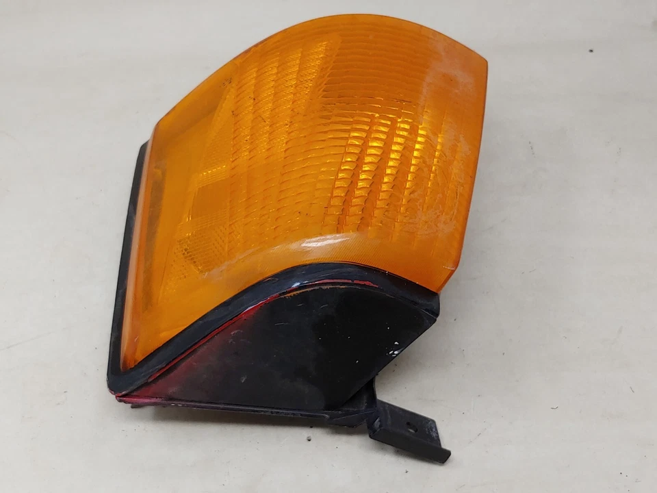 Luz de estacionamiento del lado izquierdo del conductor intermitente lámpara 1985-90 Ford Escort OEM Foto 3 de 4