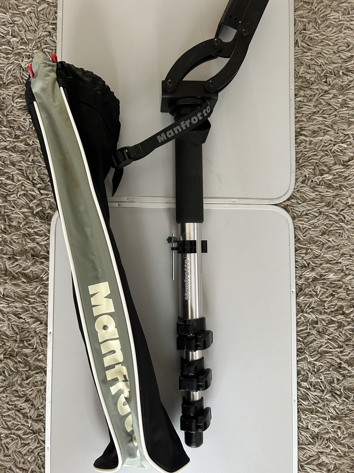 Manfrotto 680B MonoPod With Vertaflip(300115) Good Condition & Working