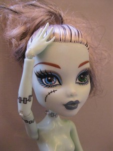 Monster High Frankie Stein Threaderella Cinderella Nude Doll Black